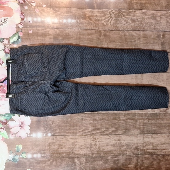 PRANA JEANS SIZE 12 CHEVRON PRINT IN DARK GRAY AND DARK PURPLE. - Picture 4 of 9